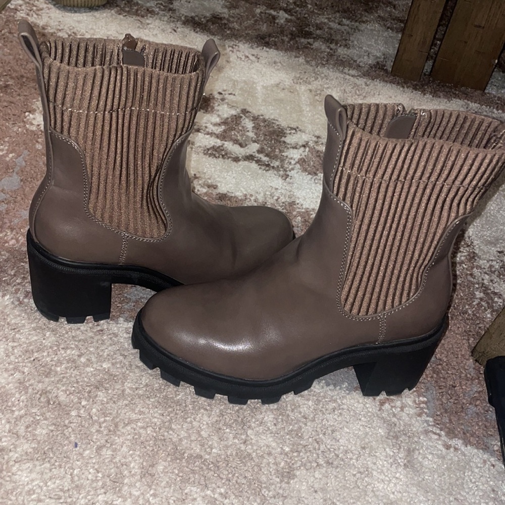 Toffee boots
